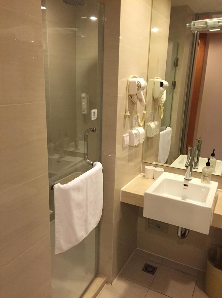 Hotel Ji Jingan Temple Kangding Road 4*