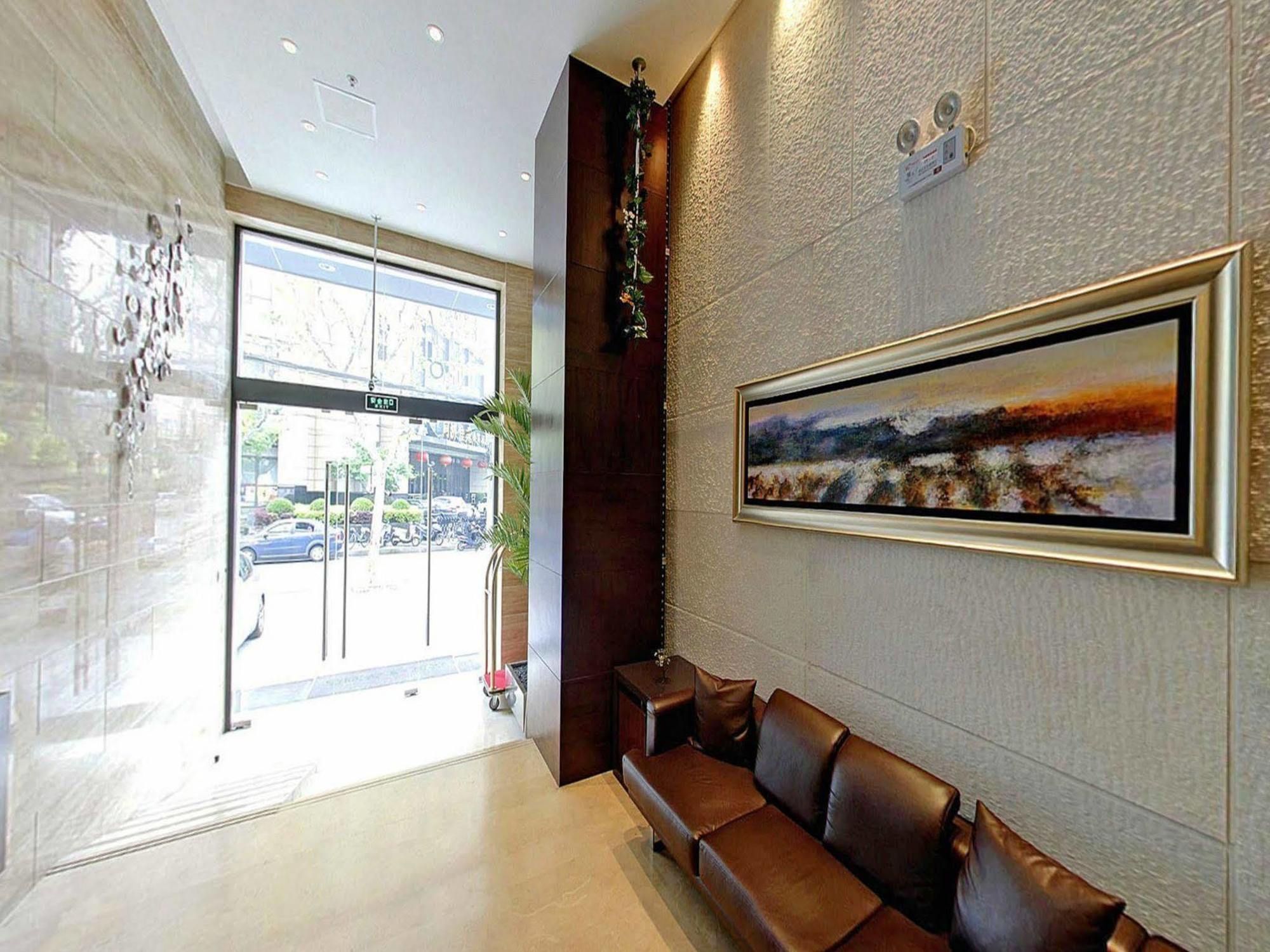 Hotel Ji Jingan Temple Kangding Road 4*